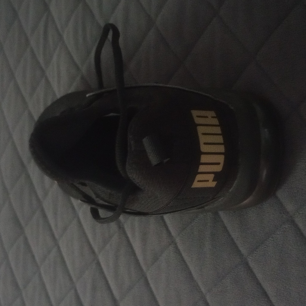 Shoes - Picture 3 of 4
